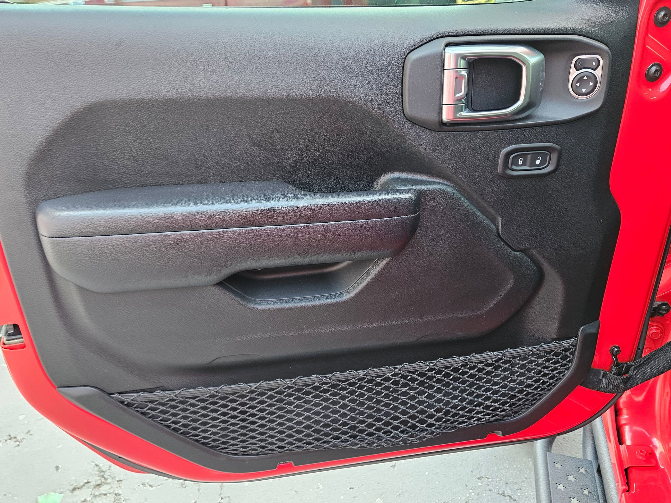 Used 2018 Jeep Wrangler Unlimited Rubicon image 18