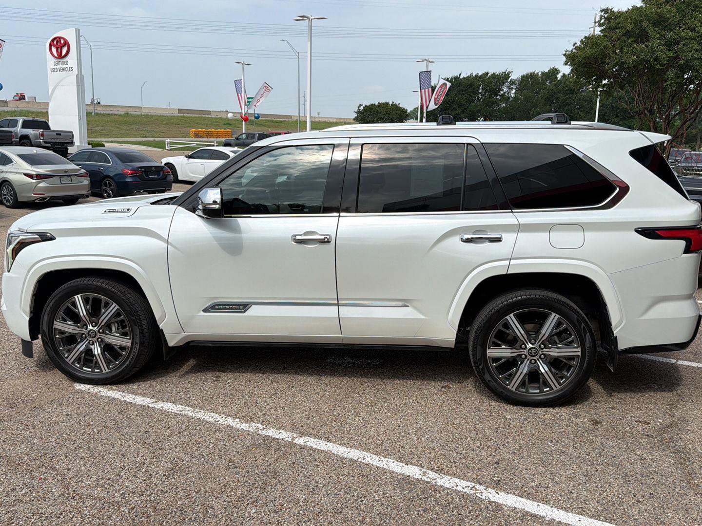 Used 2023 Toyota Sequoia Capstone AWD/4WD image 6