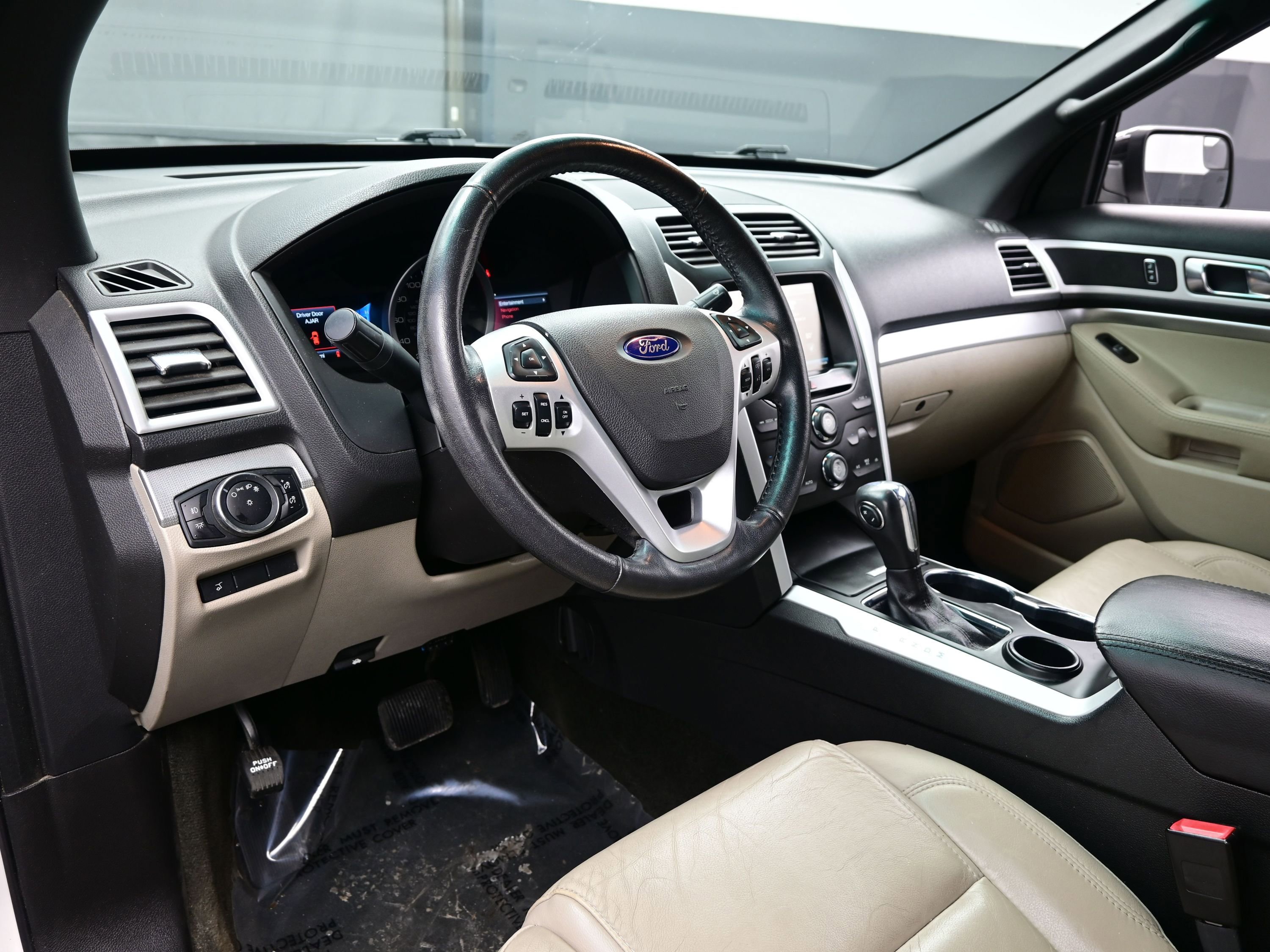 Used 2015 Ford Explorer XLT w/ Equipment Group 202B image 11