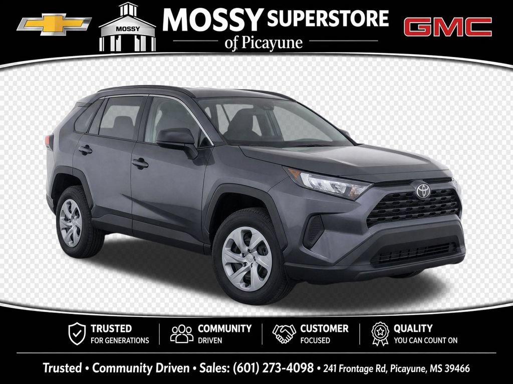 Used 2021 Toyota RAV4 LE FWD image 2
