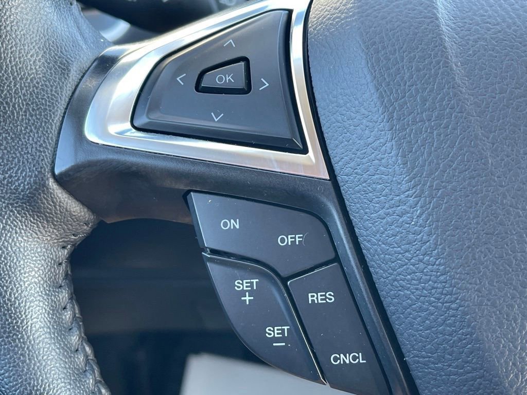 Used 2024 Ford Edge SEL image 7