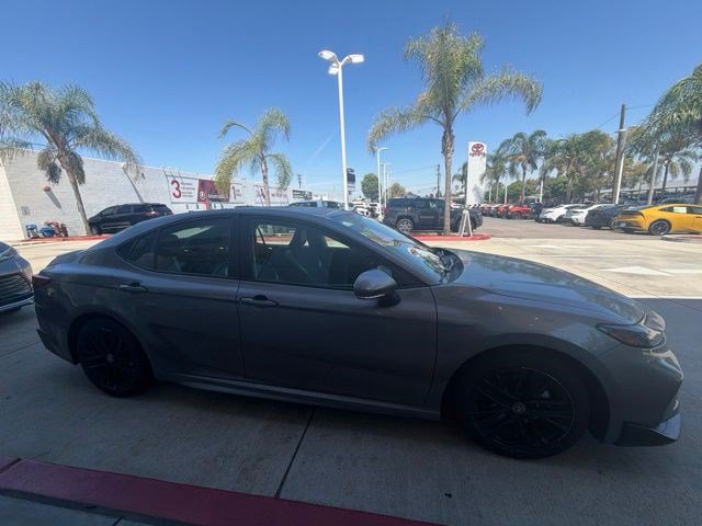 Used 2025 Toyota Camry SE FWD image 5