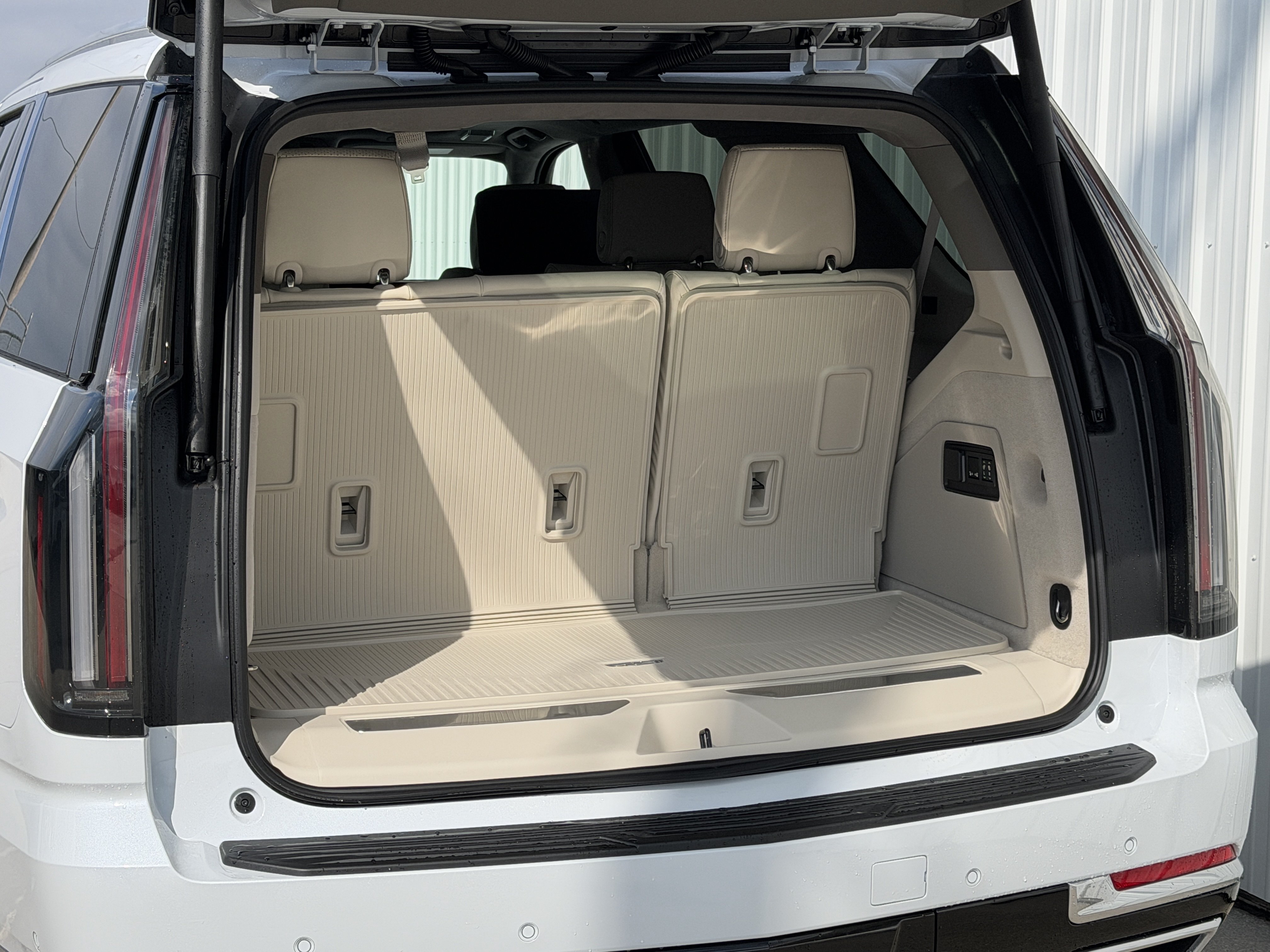 New 2026 Cadillac Escalade Platinum Luxury AWD/4WD image 5