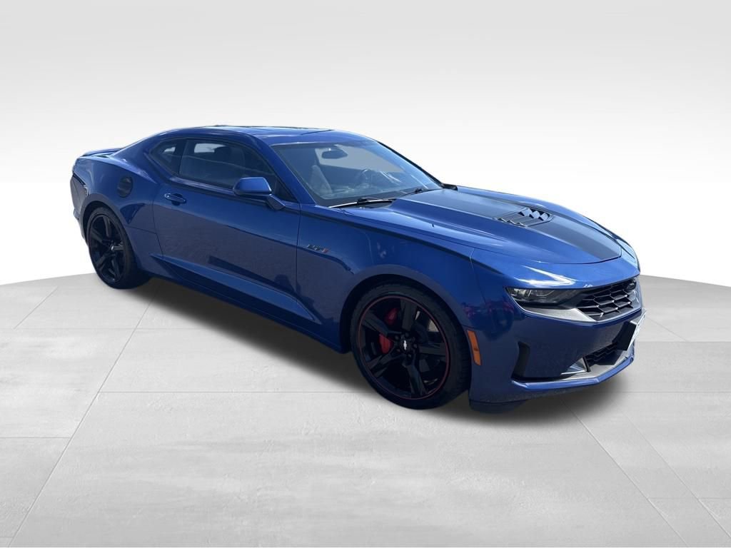 Used 2022 Chevrolet Camaro LT w/ RS Package image 8