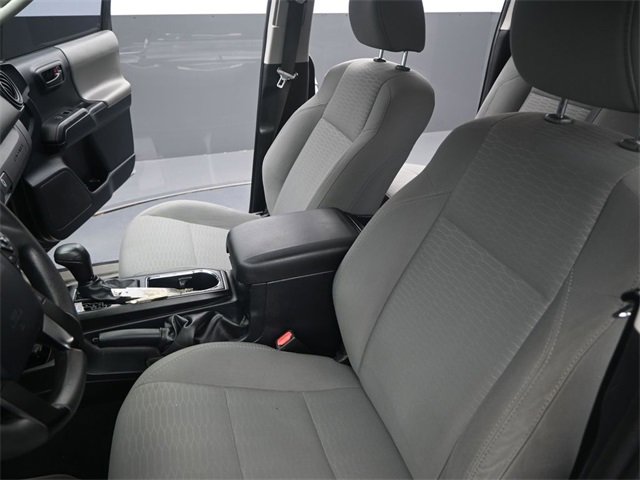Used 2018 Toyota Tacoma SR image 10