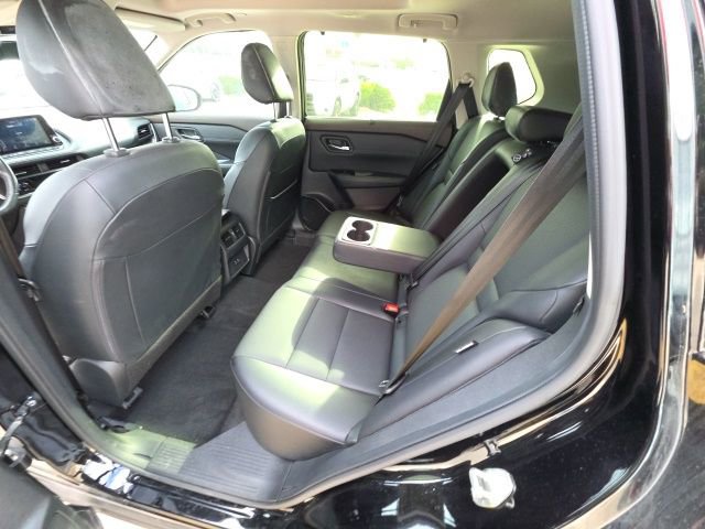 Used 2023 Nissan Rogue SV w/ SV Premium B Package image 24