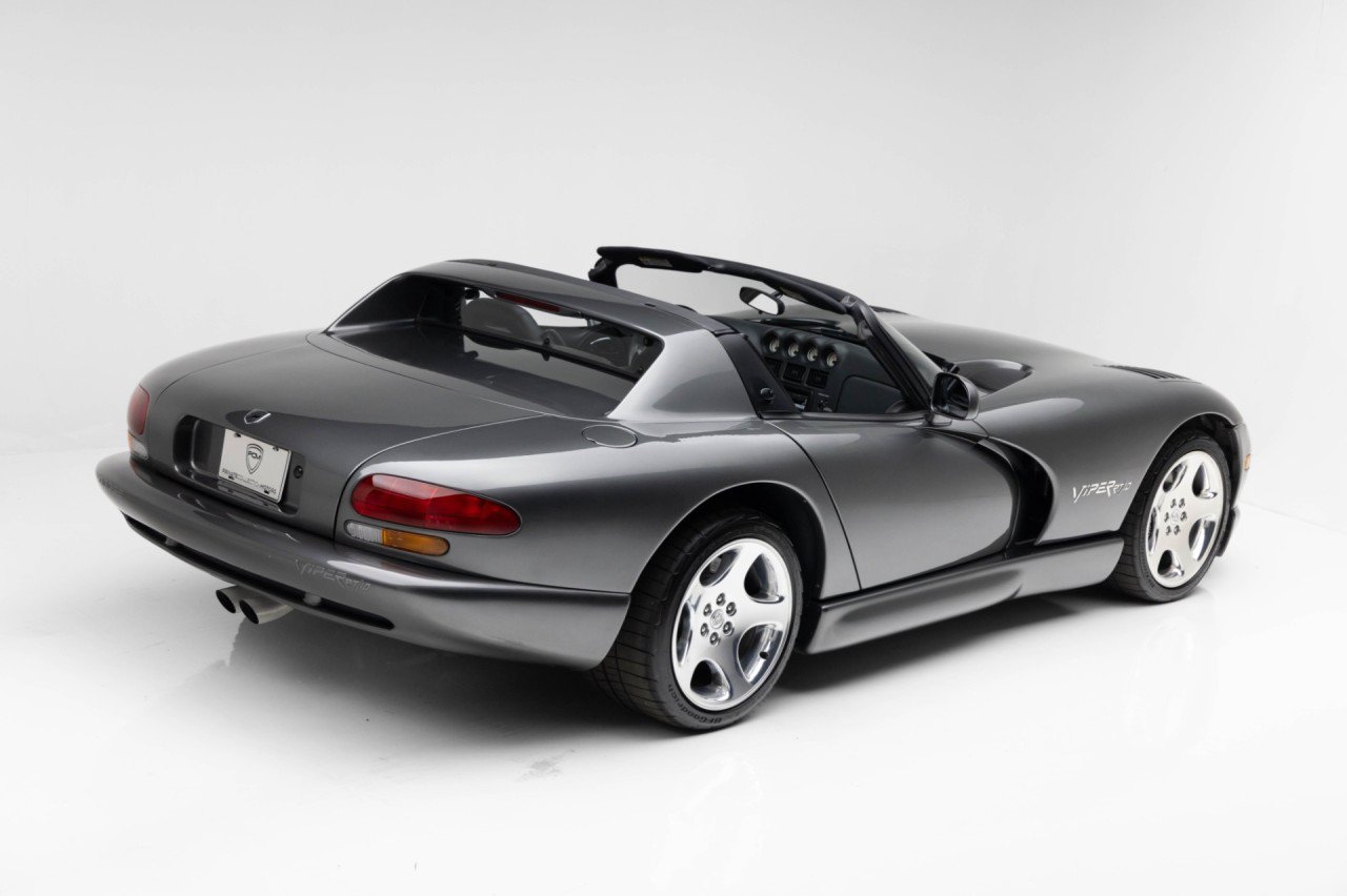 Used 2002 Dodge Viper RT/10 RWD image 3