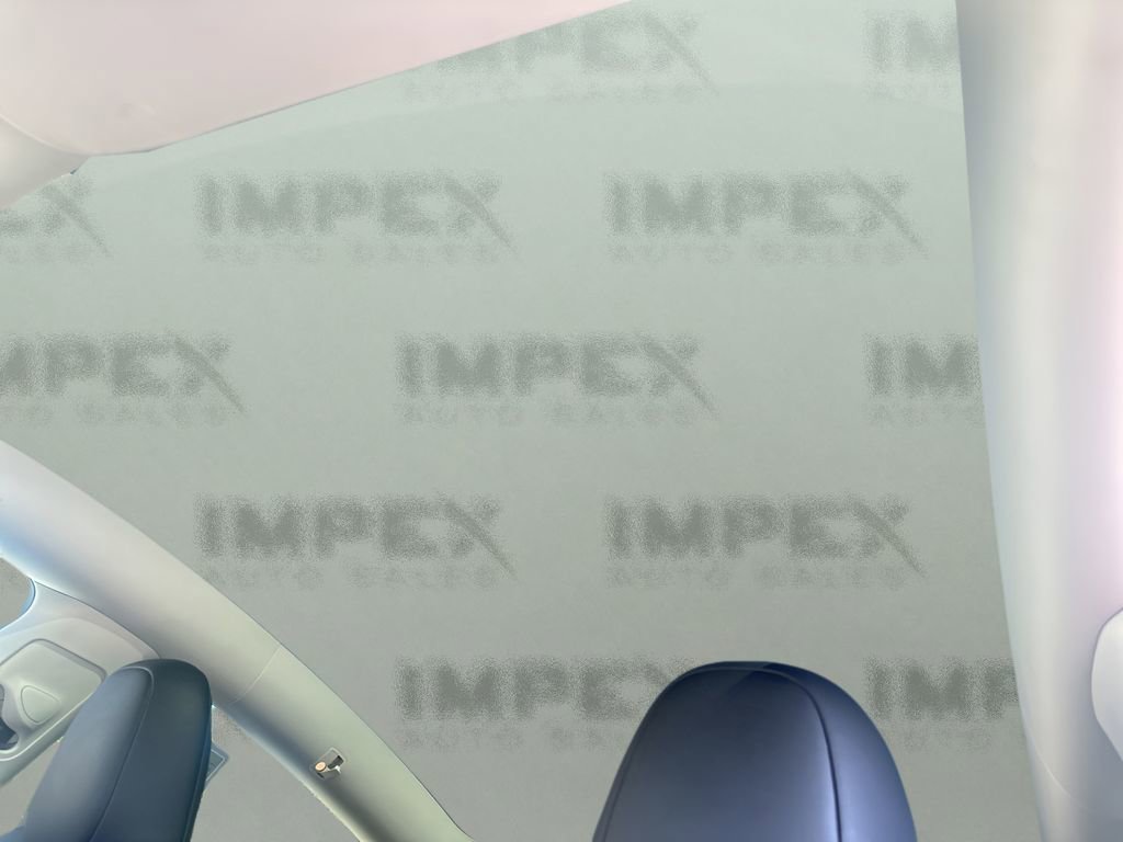 Used 2024 Tesla Model Y Long Range image 11