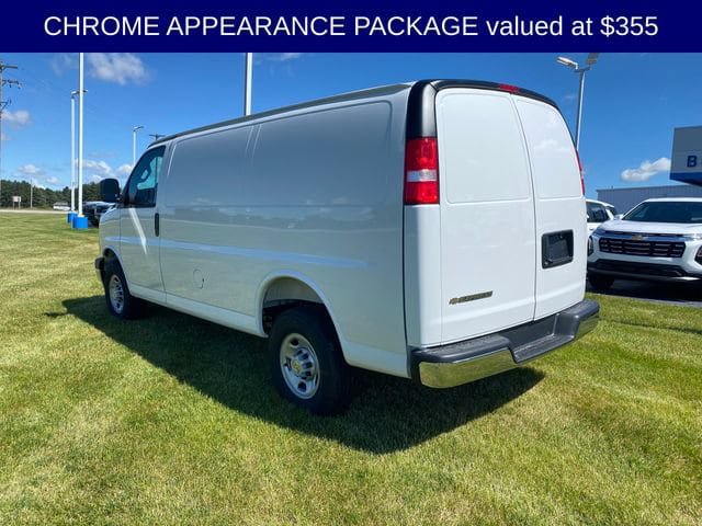 New 2026 Chevrolet Express 2500 w/ Driver Convenience Package RWD video 4