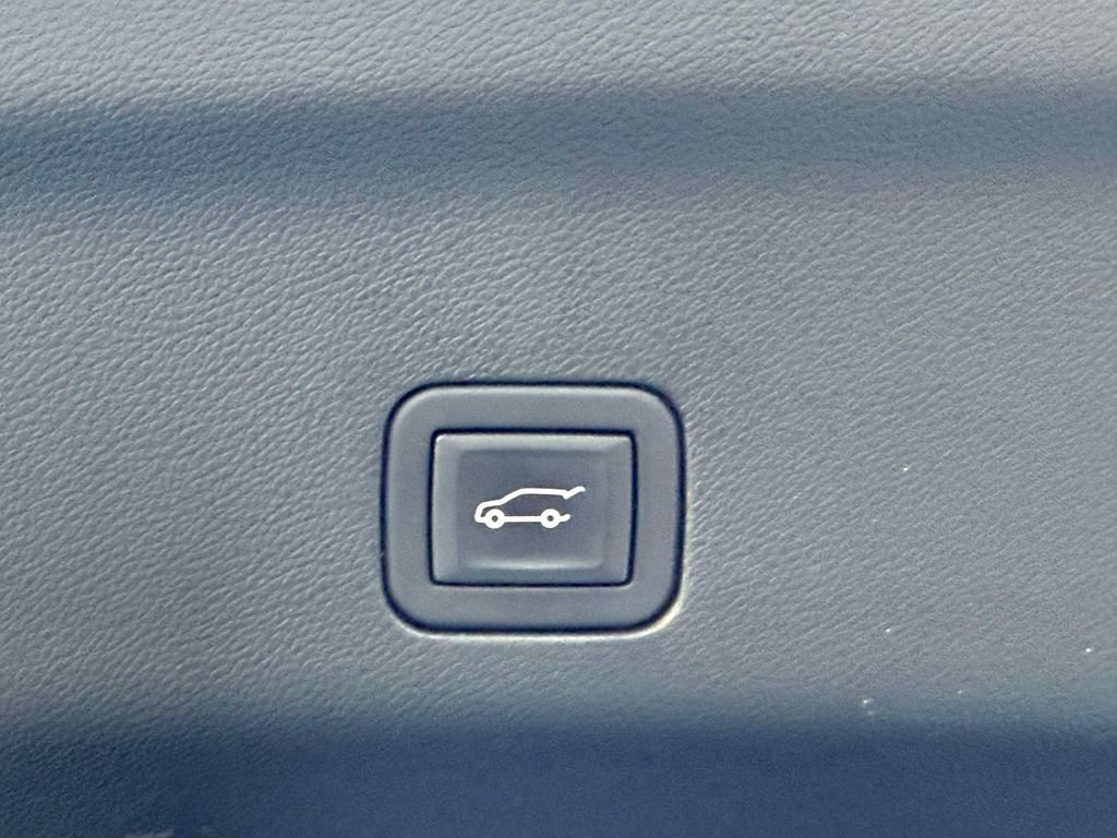 Certified 2024 Cadillac Escalade Premium Luxury AWD/4WD image 19
