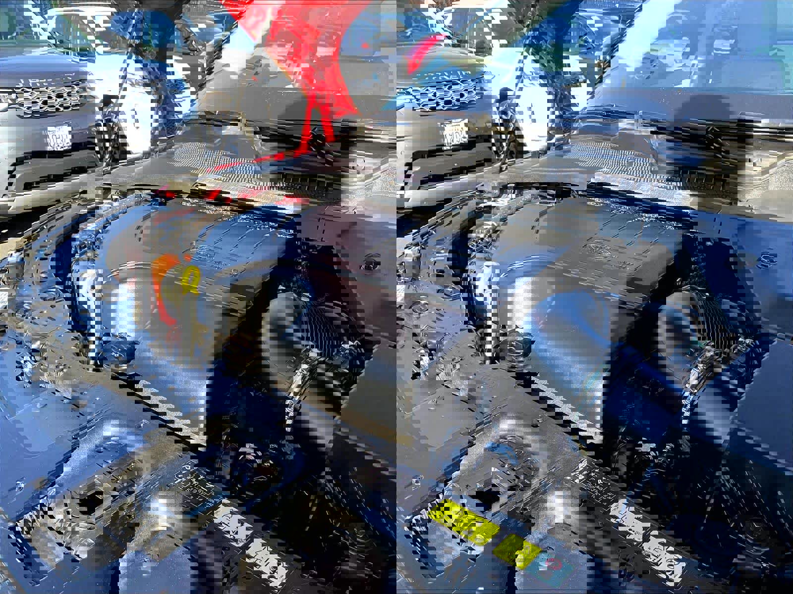 Used 2020 Land Rover Range Rover Evoque SE image 32