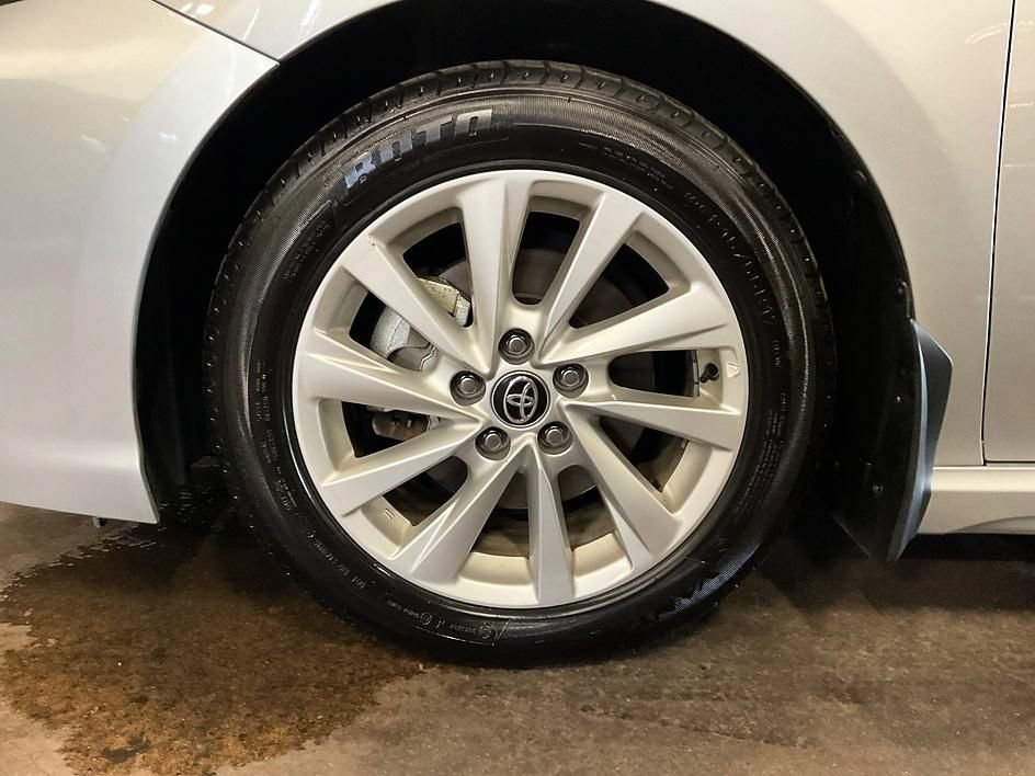 Used 2024 Toyota Camry SE FWD image 14