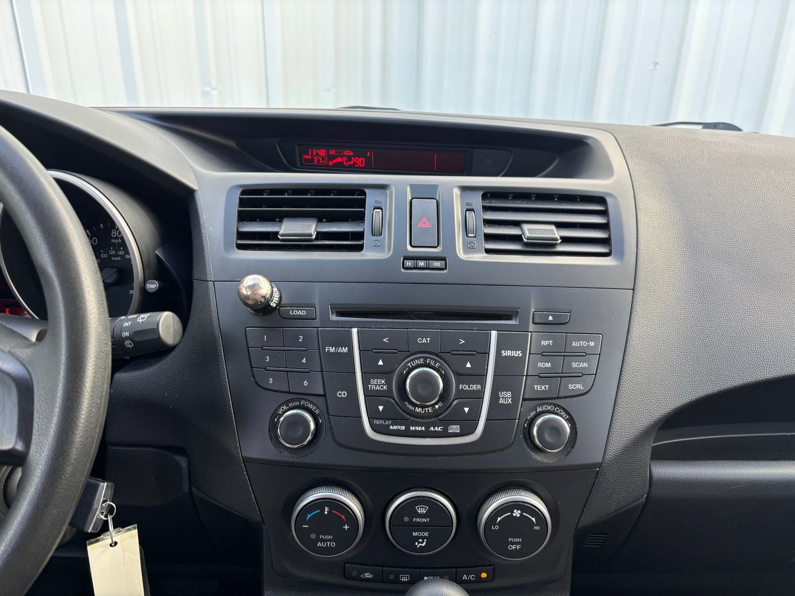 Used 2015 MAZDA MAZDA5 Sport image 23