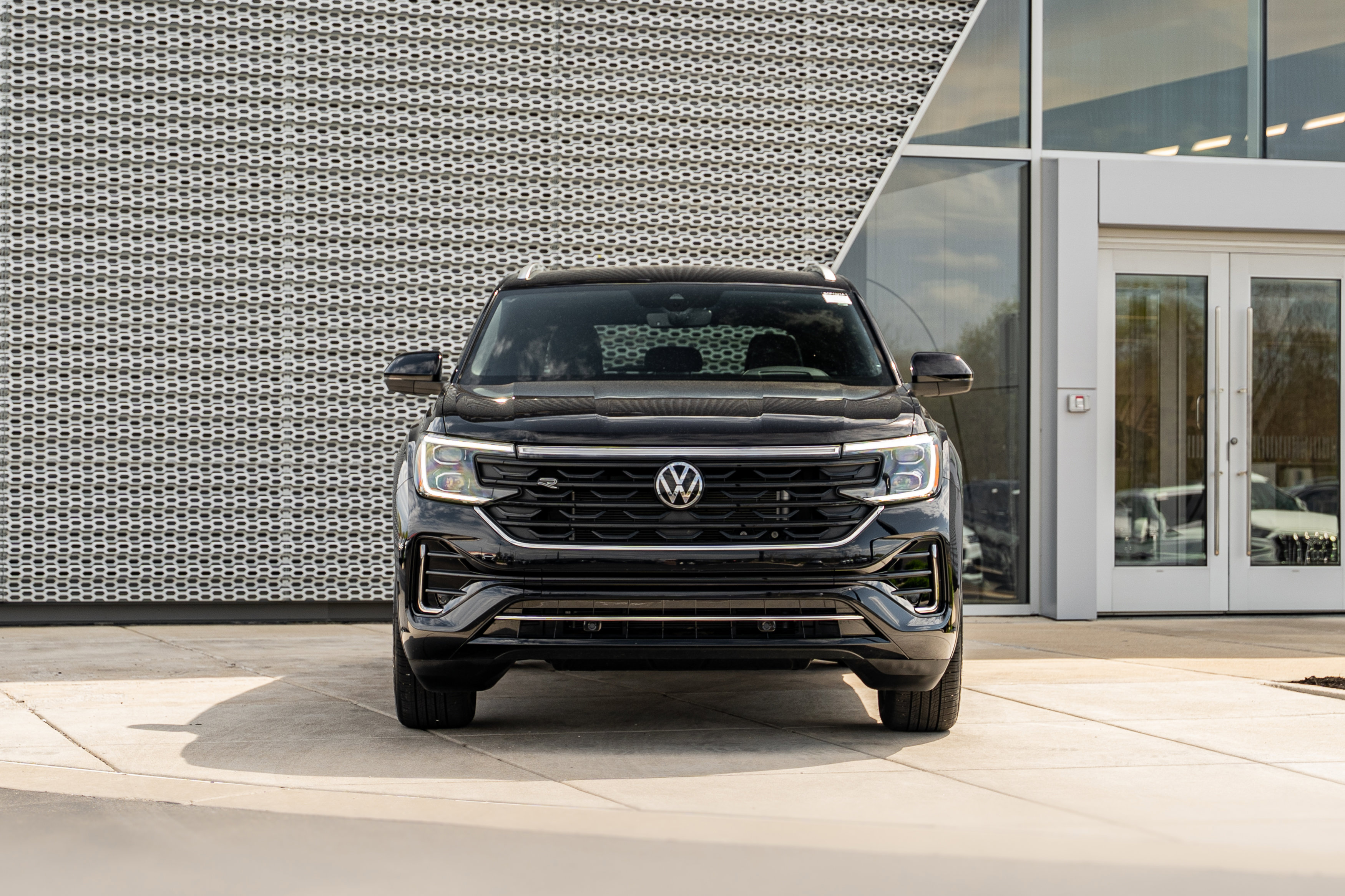 Used 2024 Volkswagen Atlas Cross Sport SEL R-Line AWD/4WD image 34
