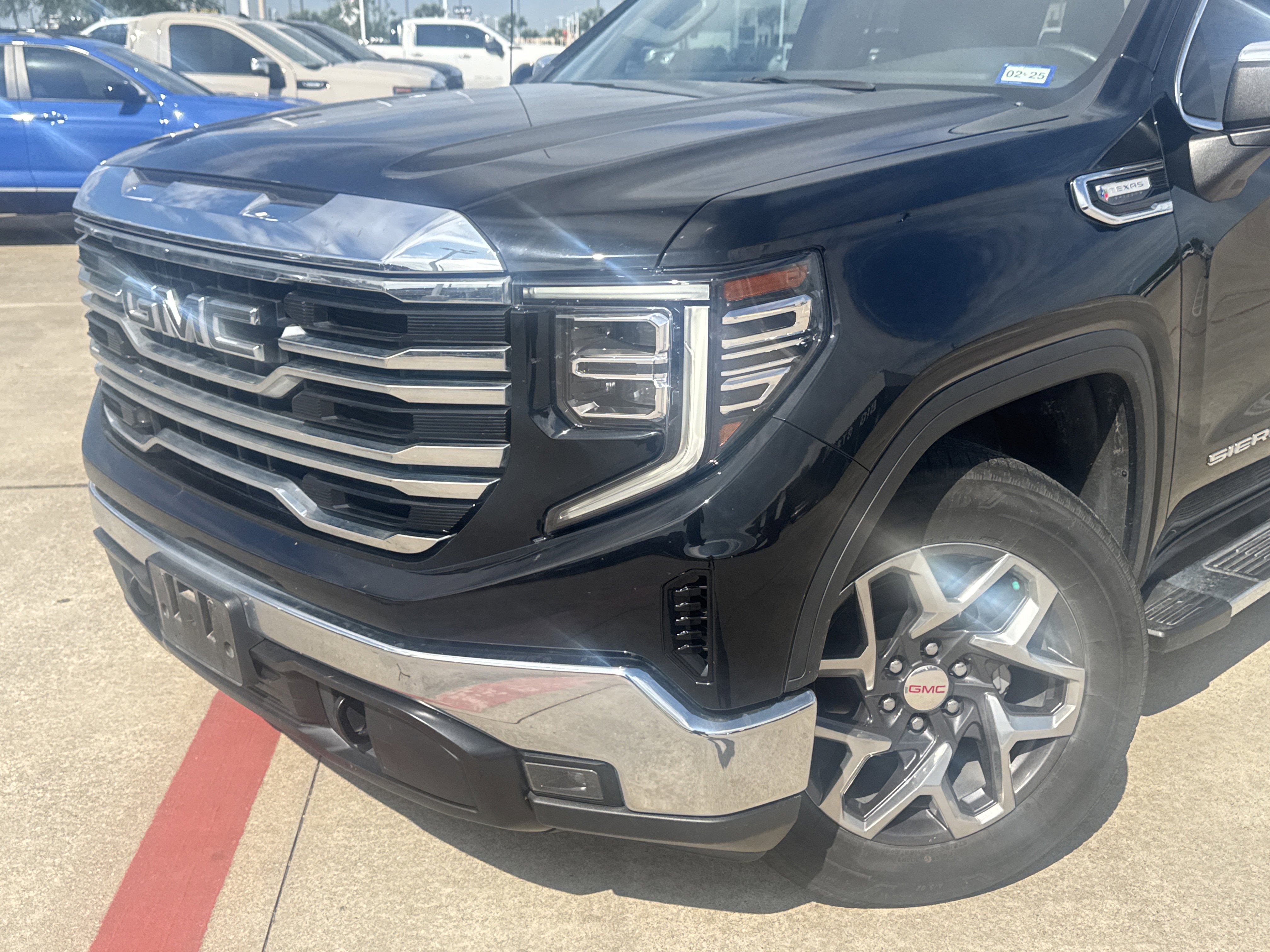 Used 2023 GMC Sierra 1500 SLT image 7