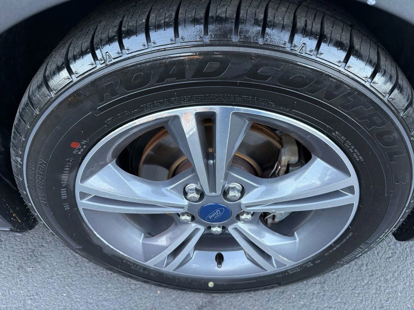 Used 2014 Ford Focus SE w/ SE Sport Package image 26