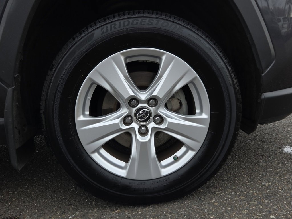Used 2019 Toyota RAV4 LE image 10
