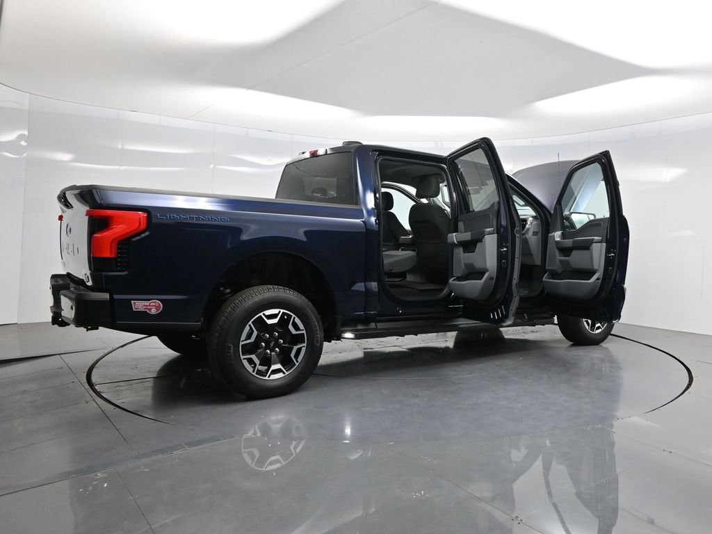 Used 2023 Ford F150 Lightning XLT AWD/4WD image 5