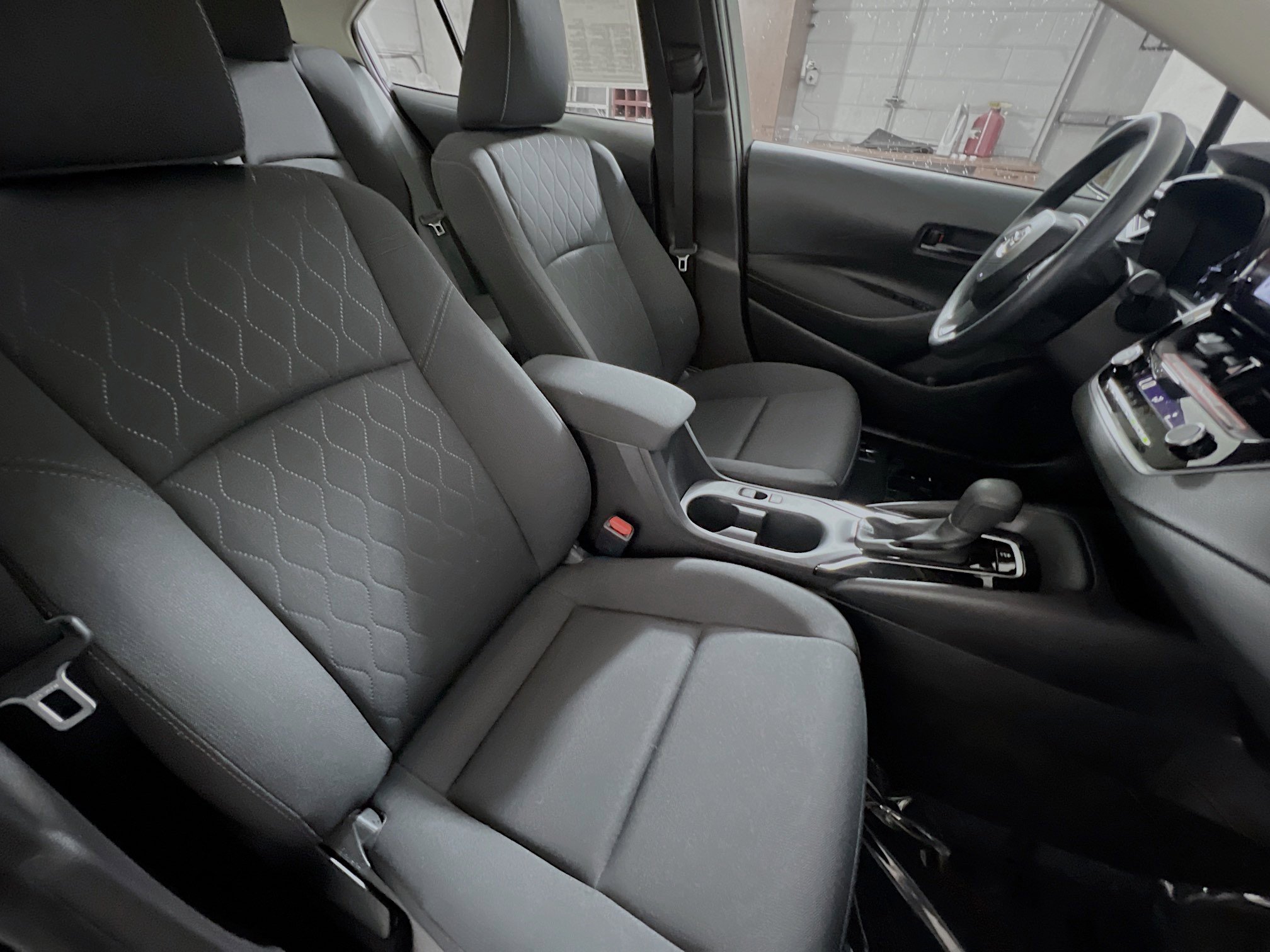 Used 2025 Toyota Corolla LE w/ Convenience Package image 31