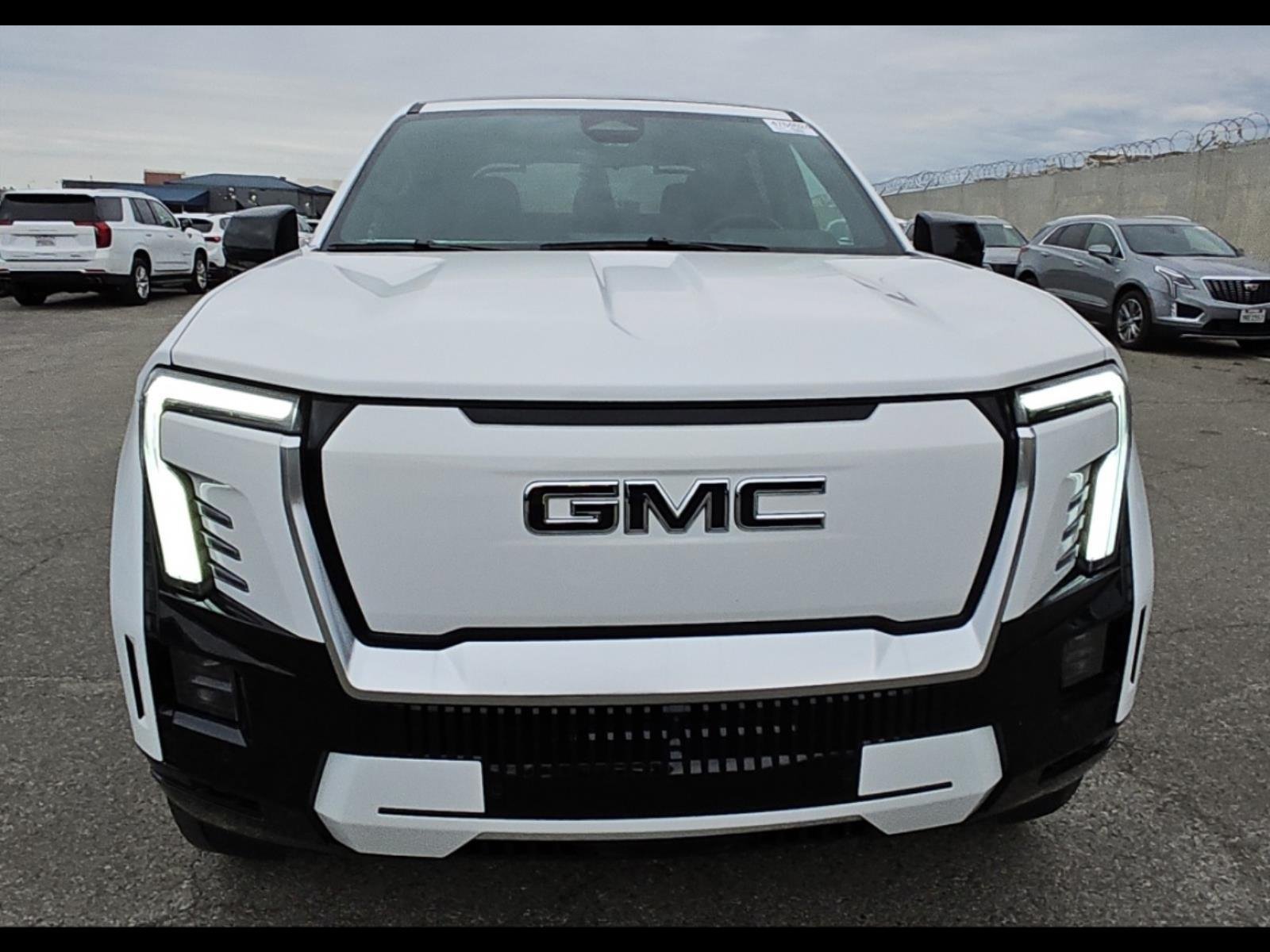 Used 2025 GMC Sierra EV Denali AWD/4WD image 15
