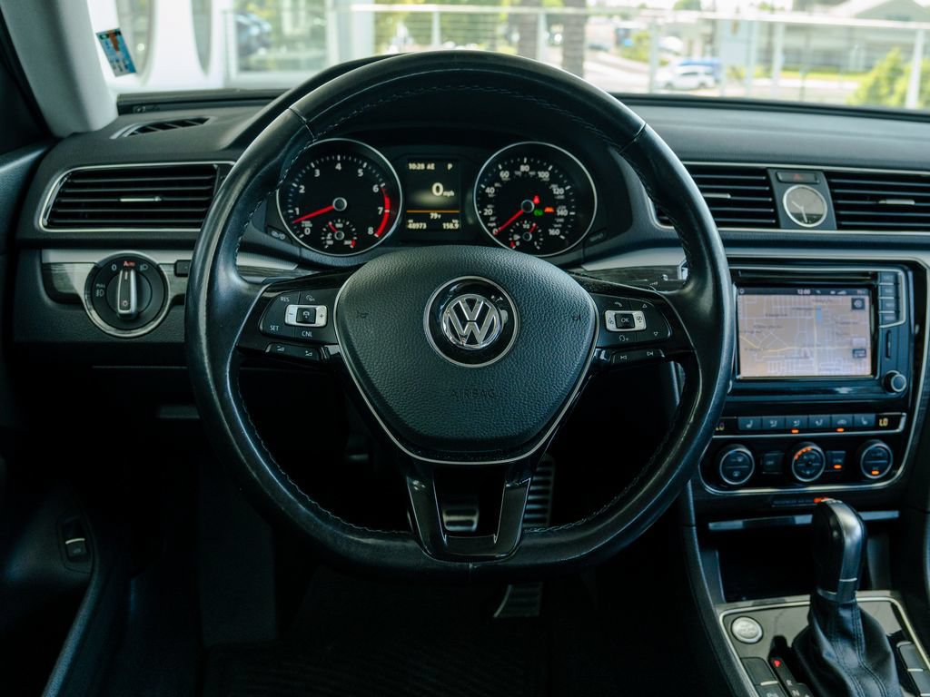 Used 2016 Volkswagen Passat 3.6 SEL Premium FWD image 23