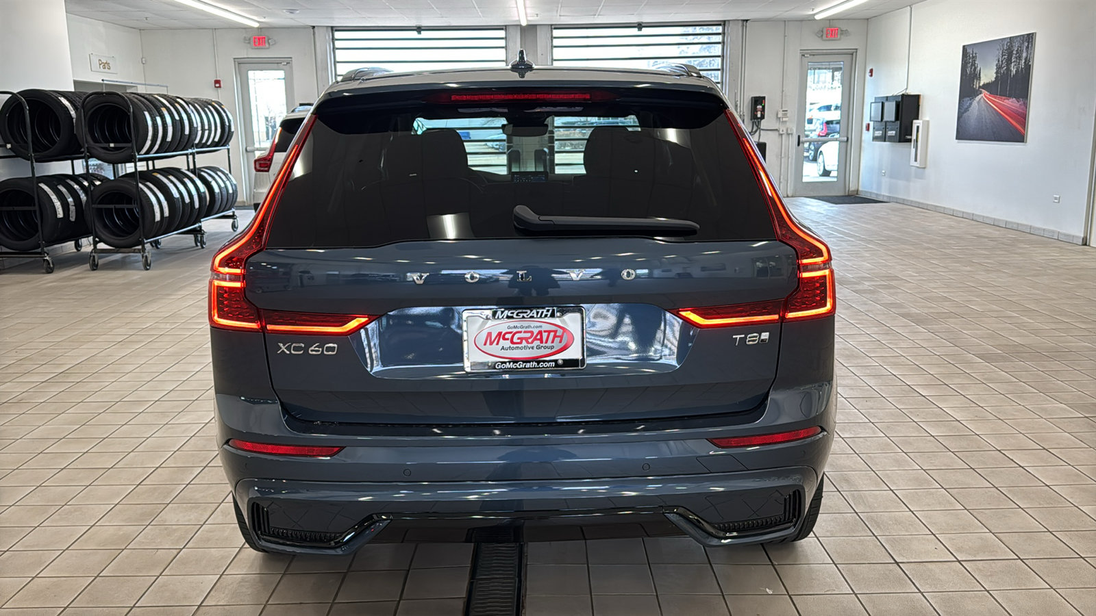 New 2026 Volvo XC60 T8 Plus w/ Climate Package AWD/4WD image 6