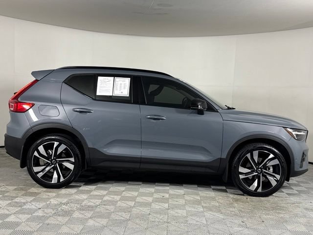 Used 2023 Volvo XC40 B5 Ultimate AWD/4WD image 9
