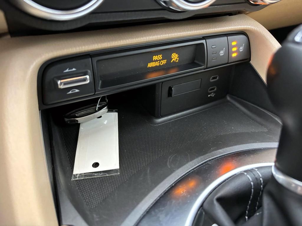 Used 2025 MAZDA MX-5 Miata RF Grand Touring image 23