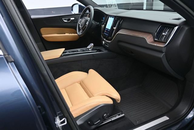 Used 2023 Volvo XC60 B5 Ultimate w/ Climate Package AWD/4WD image 28