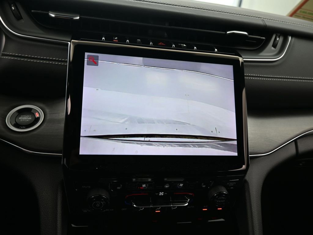 Used 2024 Jeep Grand Cherokee L Overland w/ Luxury Tech Group IV image 22