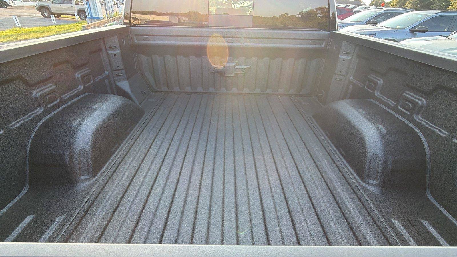 New 2026 Chevrolet Silverado 1500 High Country AWD/4WD image 14