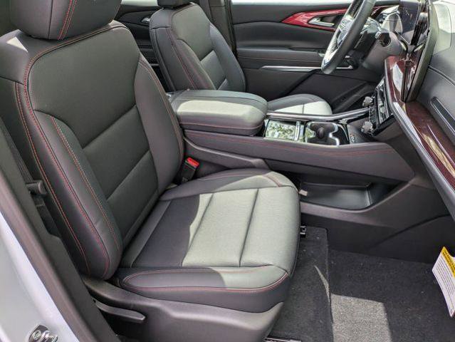 New 2026 Chevrolet Traverse Z71 w/ Driver Confidence Package AWD/4WD image 32