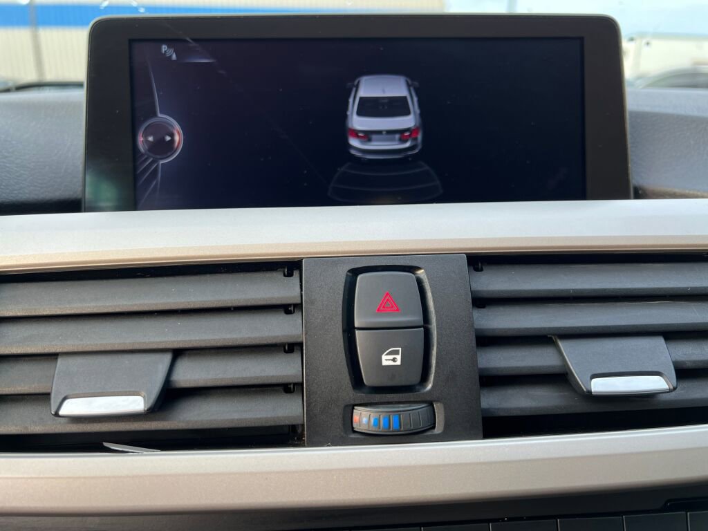 Used 2015 BMW 320i xDrive Sedan image 25