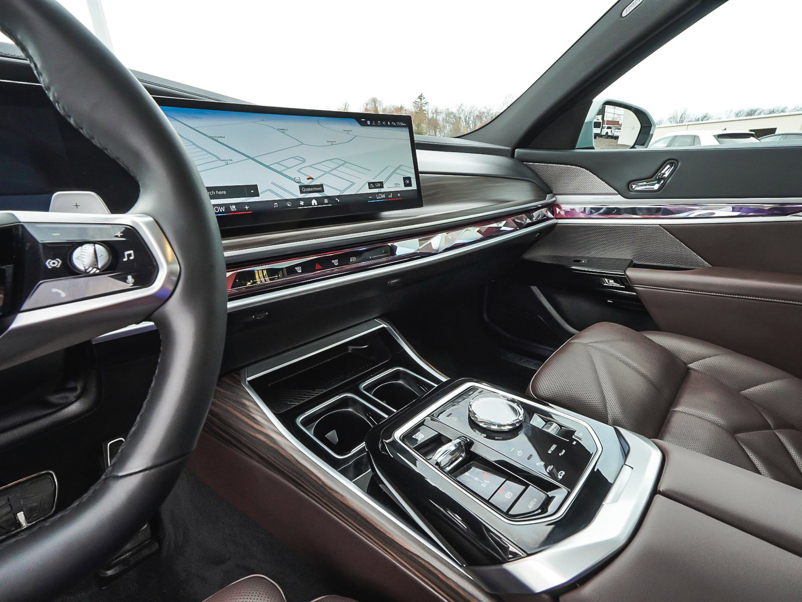 Used 2025 BMW 740i xDrive AWD/4WD image 30
