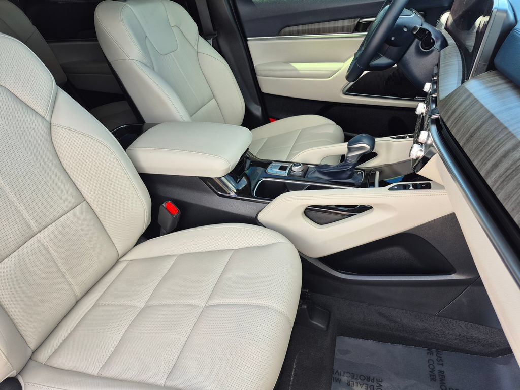 Certified 2025 Kia Telluride SX w/ SX Captain's Chair Package AWD/4WD image 17