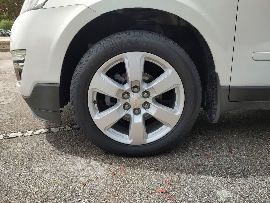 Used 2017 Chevrolet Traverse LT w/ Style and Technology Package image 46