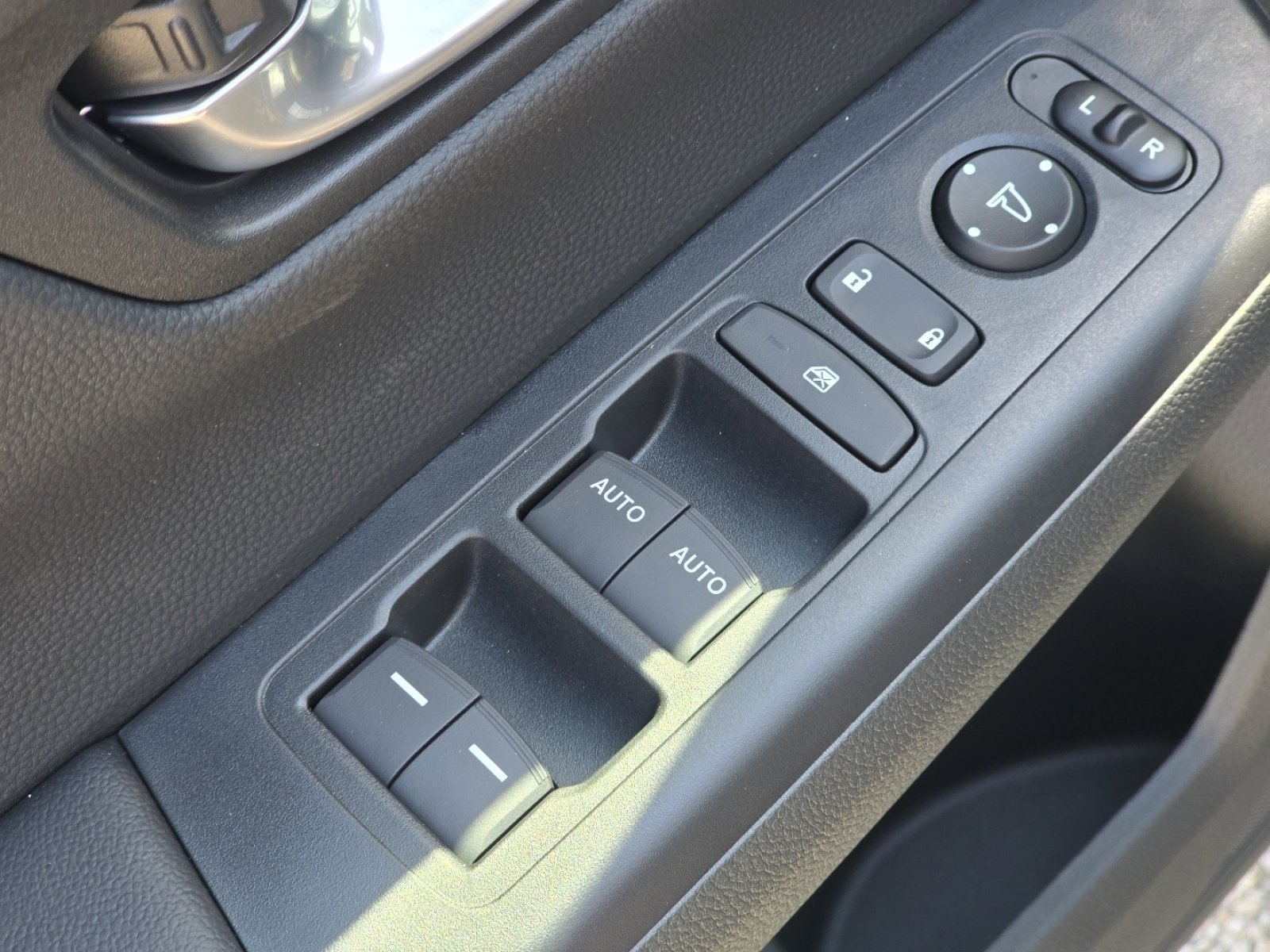 New 2026 Honda CR-V EX image 25