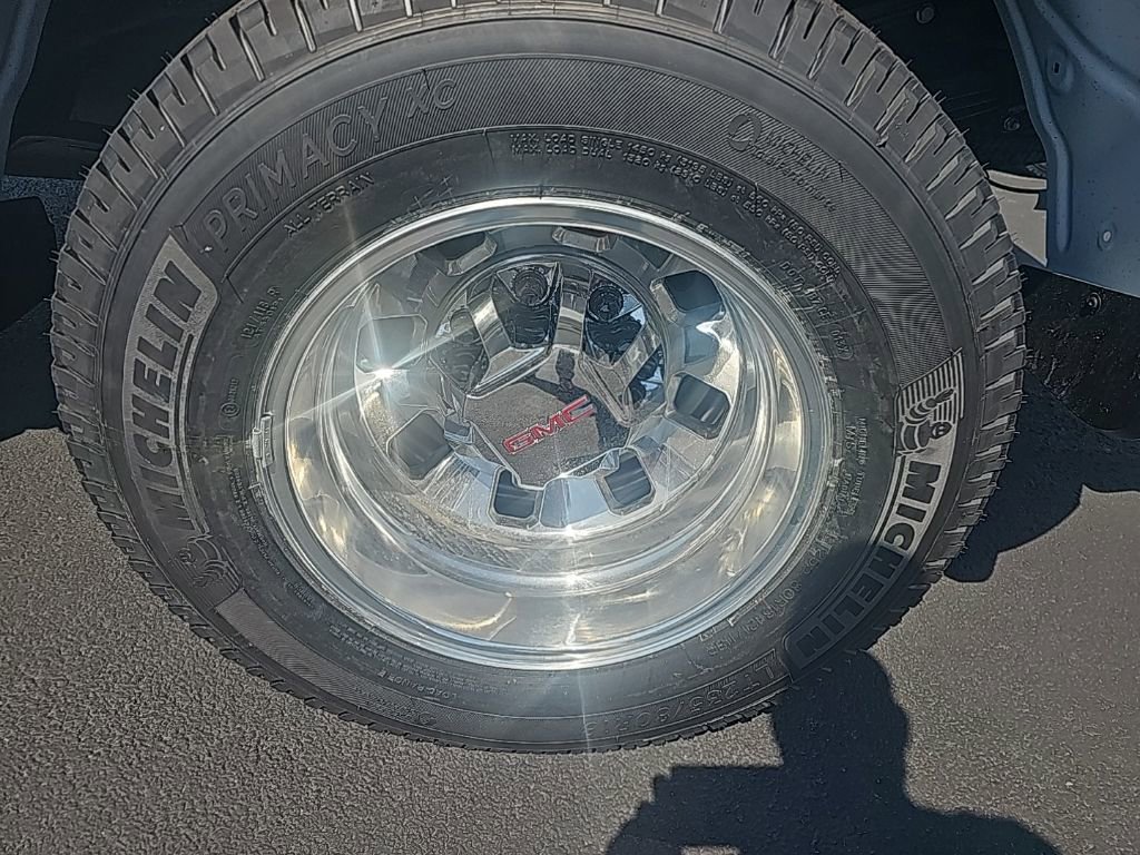 New 2026 GMC Sierra 3500 SLT w/ SLT Convenience Package image 11