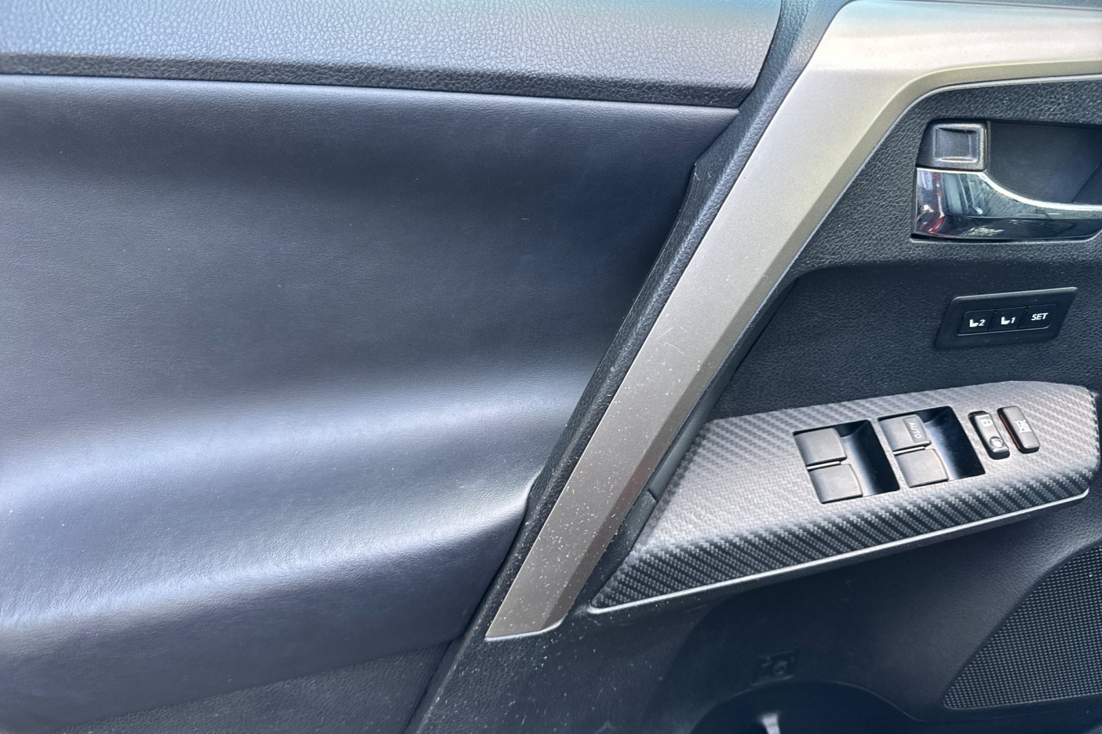 Used 2013 Toyota RAV4 Limited AWD/4WD image 12