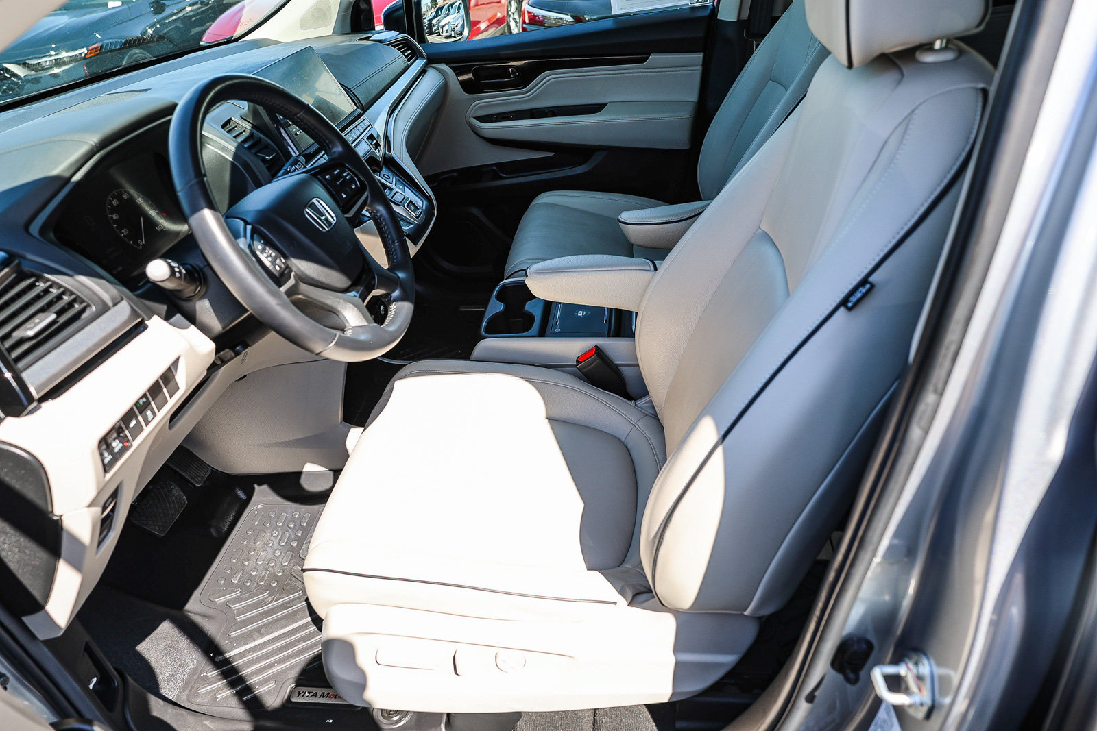 Certified 2025 Honda Odyssey Touring image 13