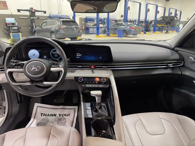 Used 2023 Hyundai Elantra Limited image 6