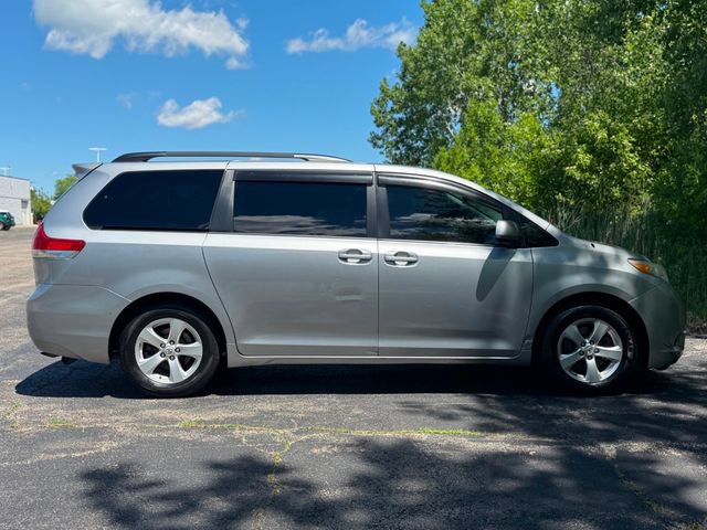 Used 2012 Toyota Sienna LE FWD image 13
