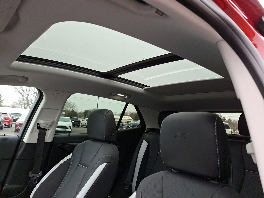 New 2025 Buick Envision Sport Touring image 13