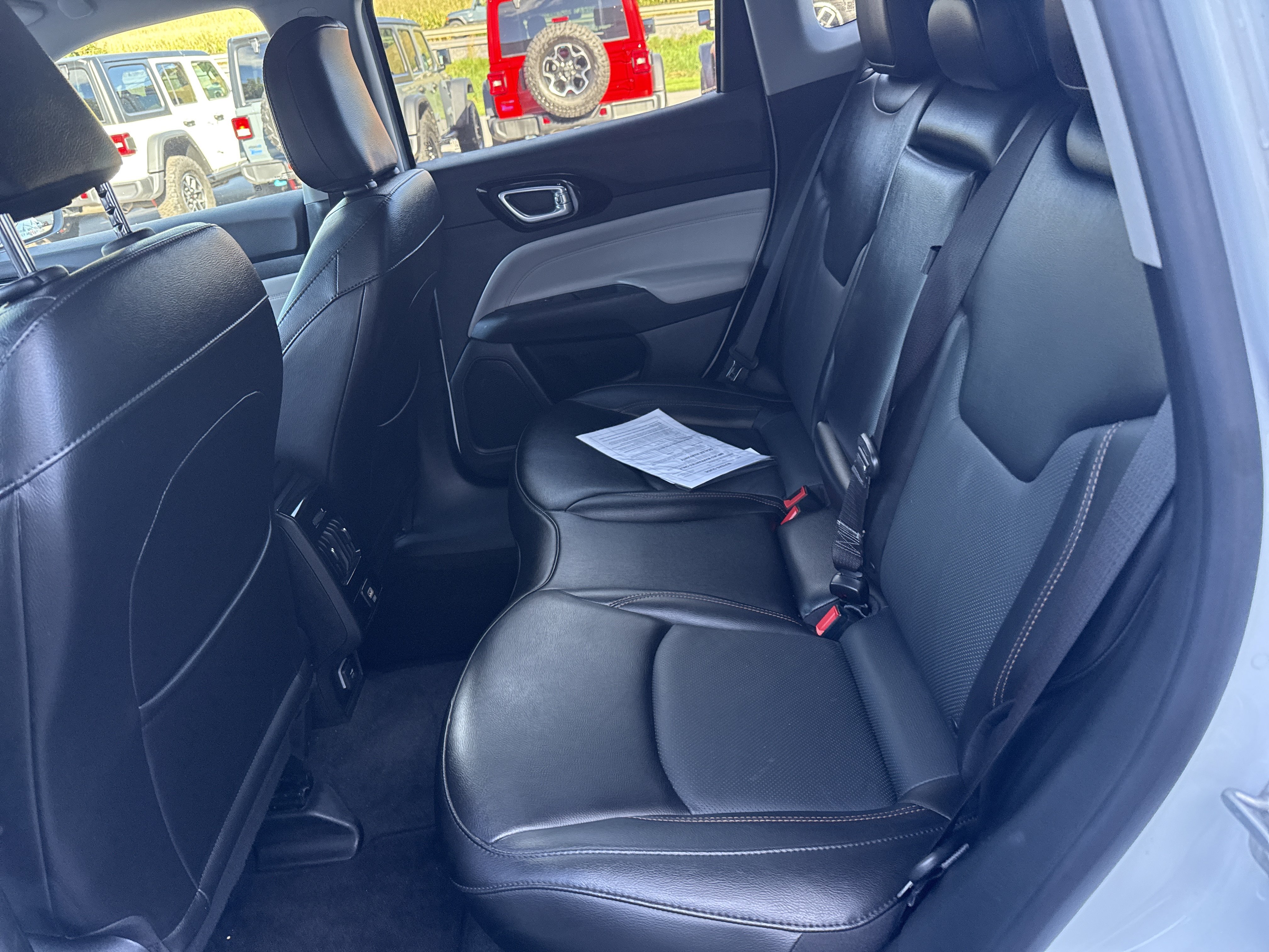 Used 2022 Jeep Compass Limited AWD/4WD image 13