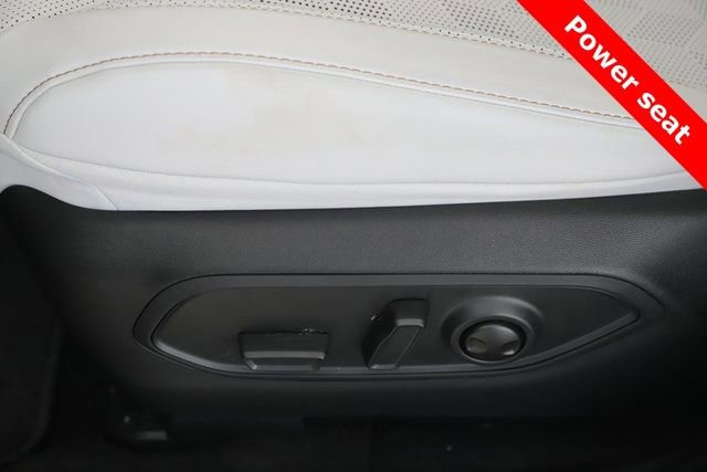 New 2026 Jeep Cherokee Overland image 19