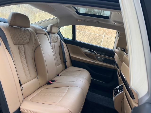 Used 2019 BMW 740i w/ Executive Package image 32