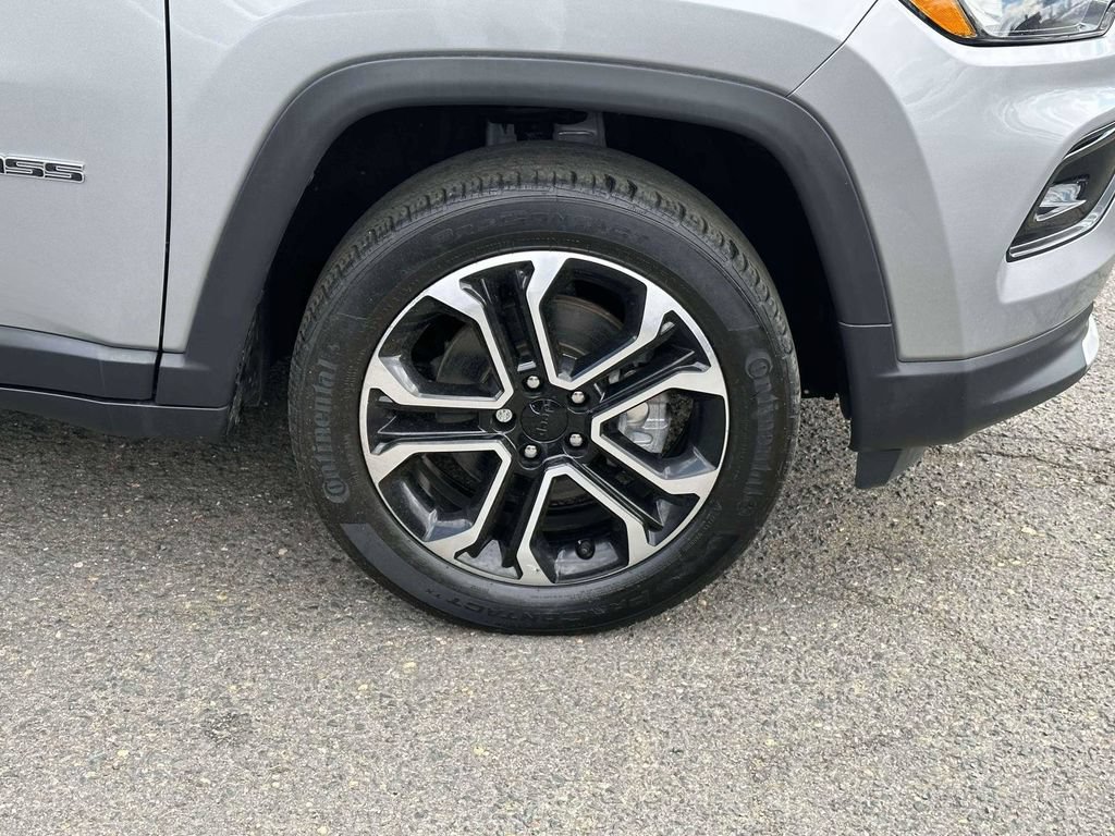 Used 2022 Jeep Compass Limited w/ Sun and Sound Group AWD/4WD image 6
