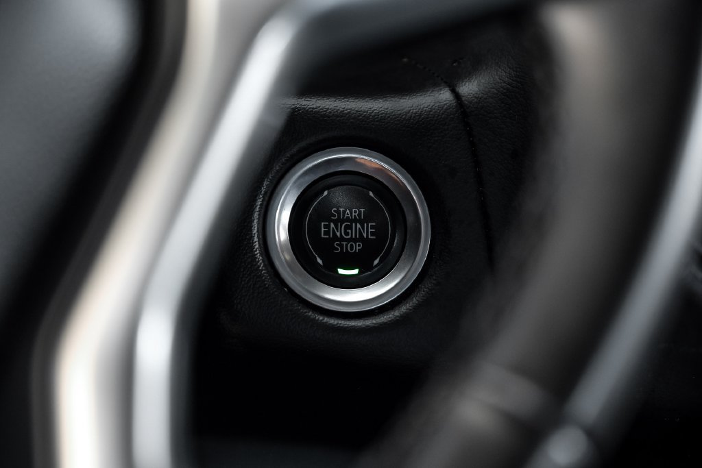 Used 2024 Chevrolet Suburban LT RWD image 17