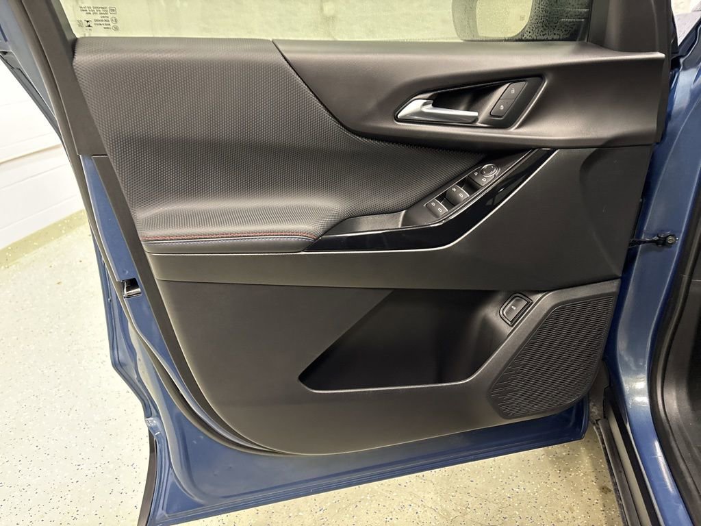 Used 2025 Chevrolet Equinox RS image 14