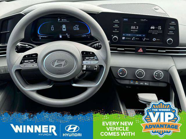 New 2025 Hyundai Elantra SE image 17